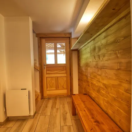 Paisible A Avec Jacuzzi Et Proche Des Pistes Skiables - Fr-1-642-66 *